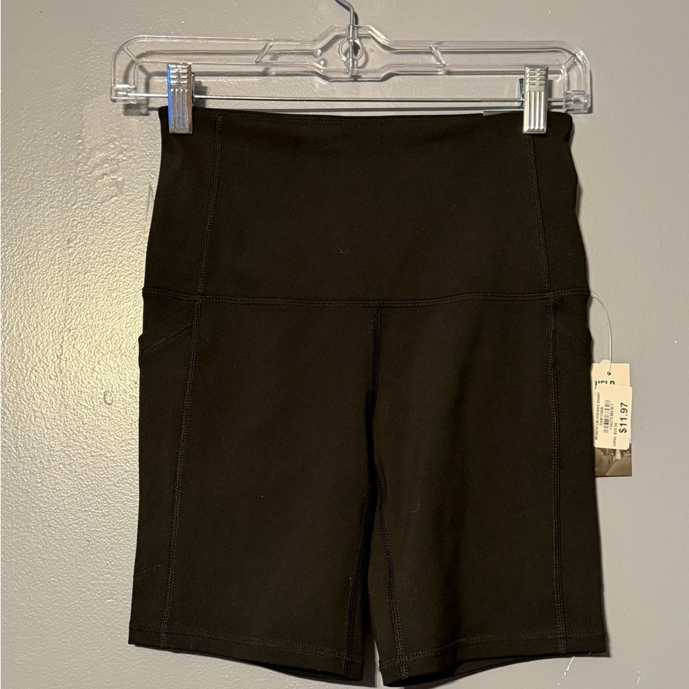 DSG Momentum Ultra High Rise 7” Bike Shorts
Women’s Size XS